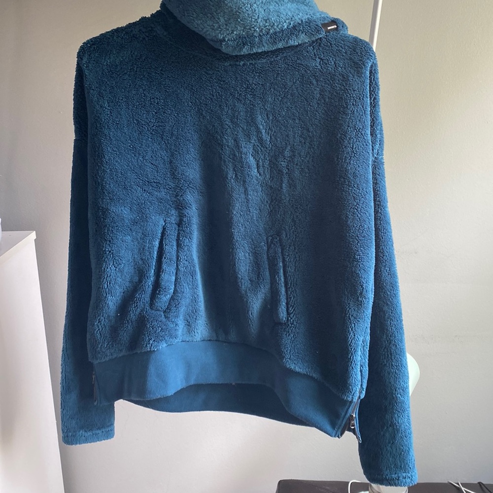 mondetta turtle neck hoodie